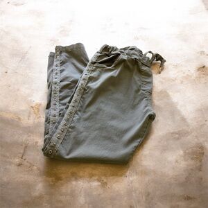 Woven Ankle Crop Pants with Side Snap Detail - Olive